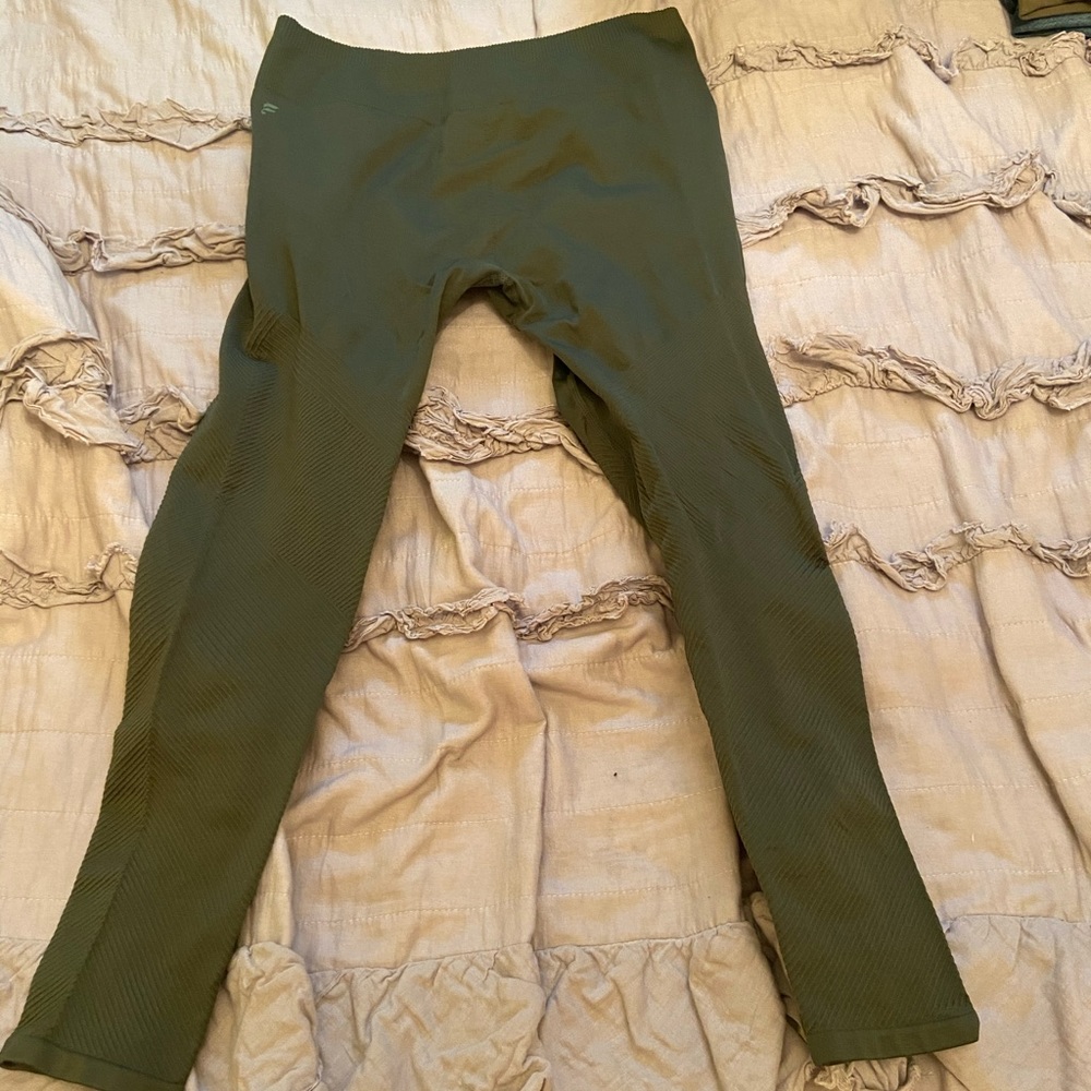 Fabletics- leggings-L
